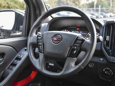 Used 2025 Nissan Frontier PRO-4X image 14