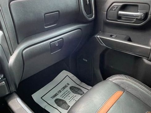 Used 2020 GMC Sierra 1500 AT4 w/ AT4 Premium Package image 16