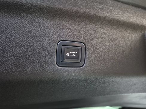 Used 2022 Chevrolet Tahoe Premier AWD/4WD image 25