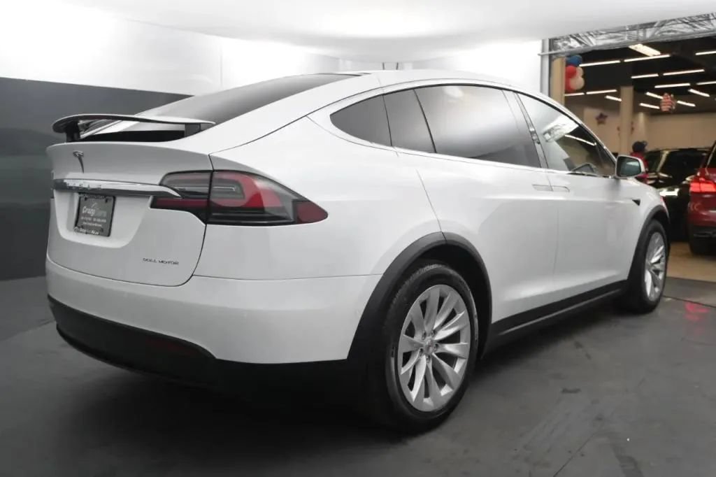Used 2020 Tesla Model X Long Range AWD/4WD image 5