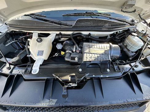 Used 2012 Chevrolet Express 2500 Extended image 10