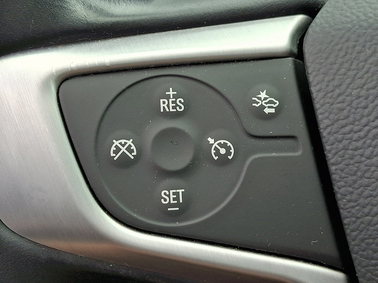 Used 2020 GMC Terrain SLE FWD image 21