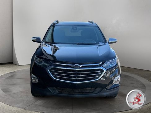 Used 2022 Chevrolet Equinox LS AWD/4WD image 2
