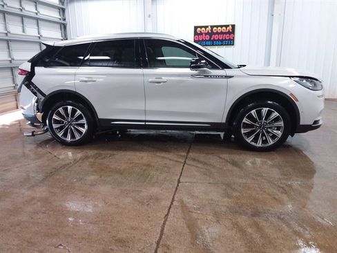 Used 2022 Lincoln Corsair Reserve w/ Equipment Group 201A image 2