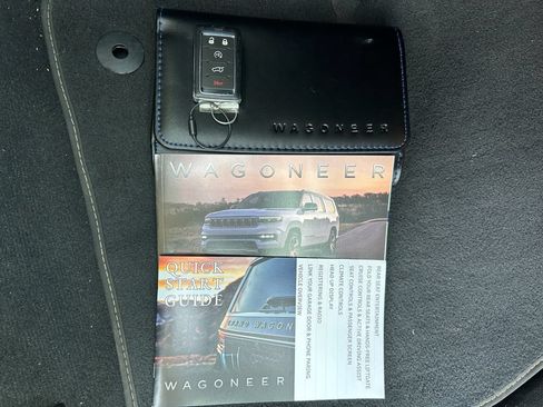 Used 2025 Jeep Wagoneer Series II AWD/4WD image 21