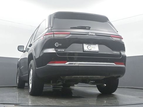 Used 2024 Jeep Grand Cherokee Laredo AWD/4WD image 50