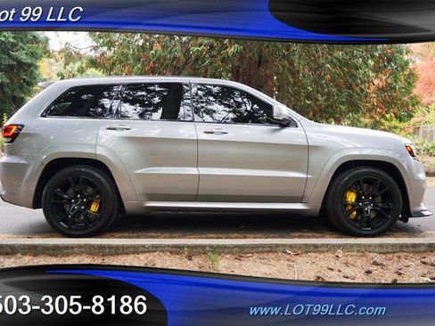 Used 2017 Jeep Grand Cherokee SRT AWD/4WD image 8