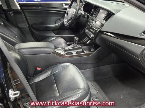 Used 2014 Kia Cadenza Premium w/ Luxury Package FWD image 5