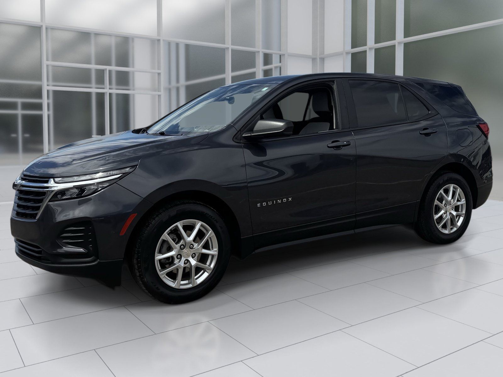 Used 2022 Chevrolet Equinox LS w/ LS Convenience Package FWD image 2
