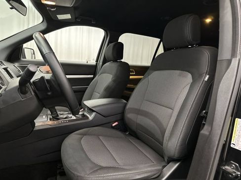 Used 2017 Ford Explorer XLT AWD/4WD image 16