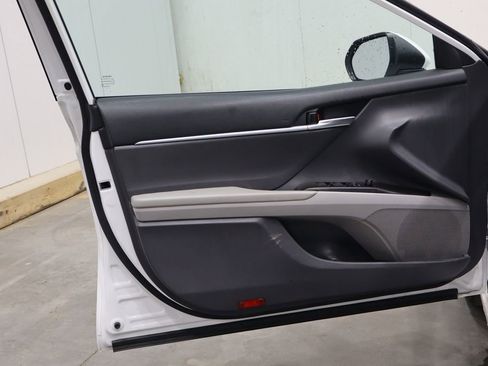 Used 2023 Toyota Camry SE image 15