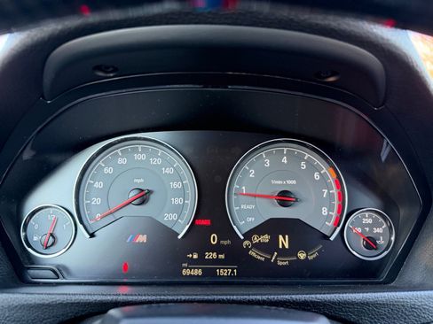 Used 2015 BMW M4 Convertible image 10