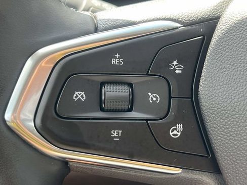 Used 2024 Chevrolet Trax LT w/ Driver Confidence Package FWD image 21