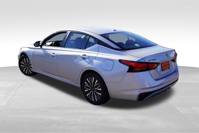 Used 2025 Nissan Altima 2.5 SV FWD image 8