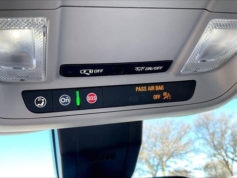 Used 2024 Chevrolet Equinox LT image 33