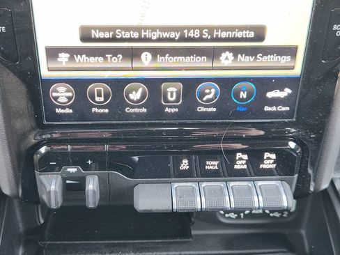 Used 2020 RAM 1500 Laramie RWD image 19