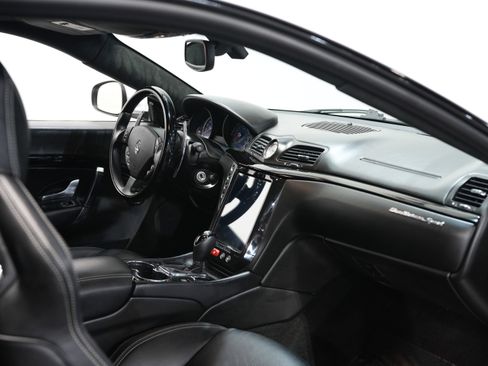 Used 2015 Maserati GranTurismo Sport image 35