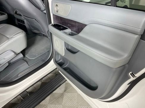 Used 2020 Lincoln Navigator L Reserve w/ Luxury Package AWD/4WD image 32