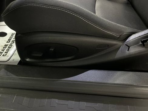 Used 2017 Chevrolet Camaro LT w/ Technology Package RWD image 11