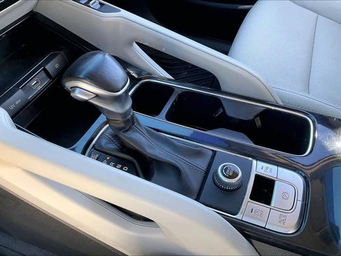 Used 2020 Kia Telluride S w/ S 8 Passenger Seating Package image 17