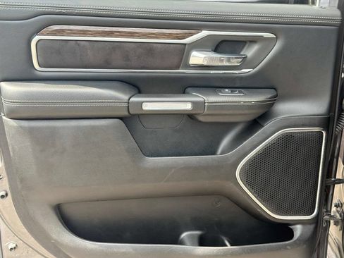 Used 2019 RAM 1500 Laramie AWD/4WD image 11