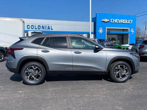 New 2026 Chevrolet Trax LT image 2