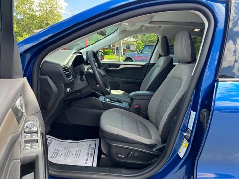 Used 2022 Ford Escape SE w/ SE Sport Appearance Package FWD image 10