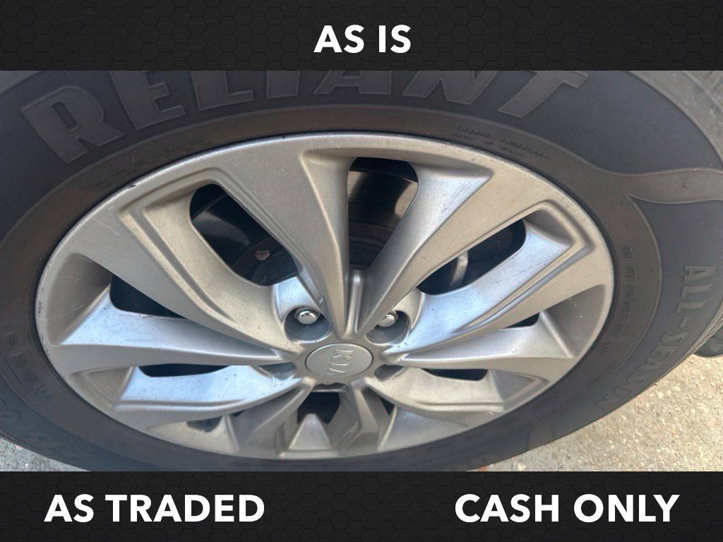 Used 2019 Kia Sedona LX FWD image 17