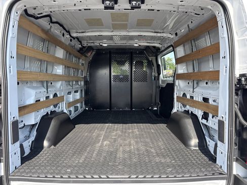 Used 2024 Ford Transit 250 Low Roof w/ Exterior Upgrade Package RWD image 25