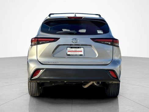 Certified 2024 Toyota Highlander XLE image 4