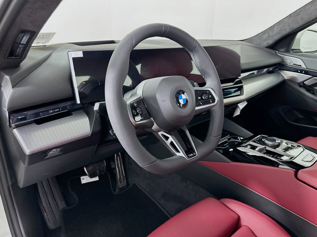 Used 2027 BMW 530i w/ M Sport Package RWD image 9