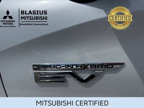 Used 2023 Mitsubishi Outlander 4WD Plug-In Hybrid image 19