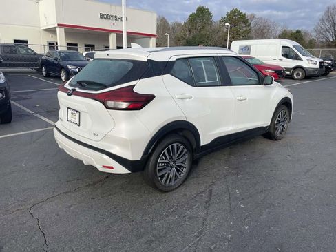 Used 2024 Nissan Kicks SV image 10