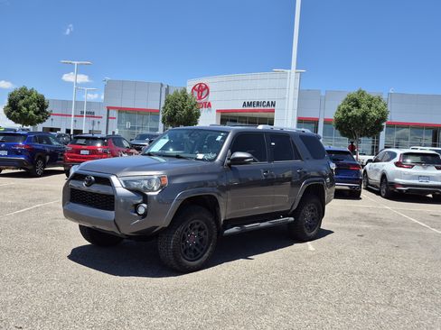 Used 2018 Toyota 4Runner SR5 Premium AWD/4WD image 1