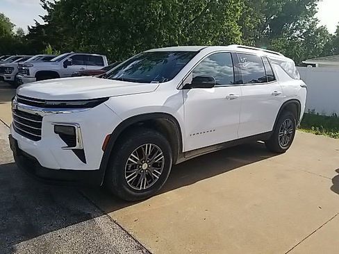 Certified 2026 Chevrolet Traverse LT AWD/4WD image 16