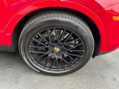 Used 2021 Porsche Cayenne image 11