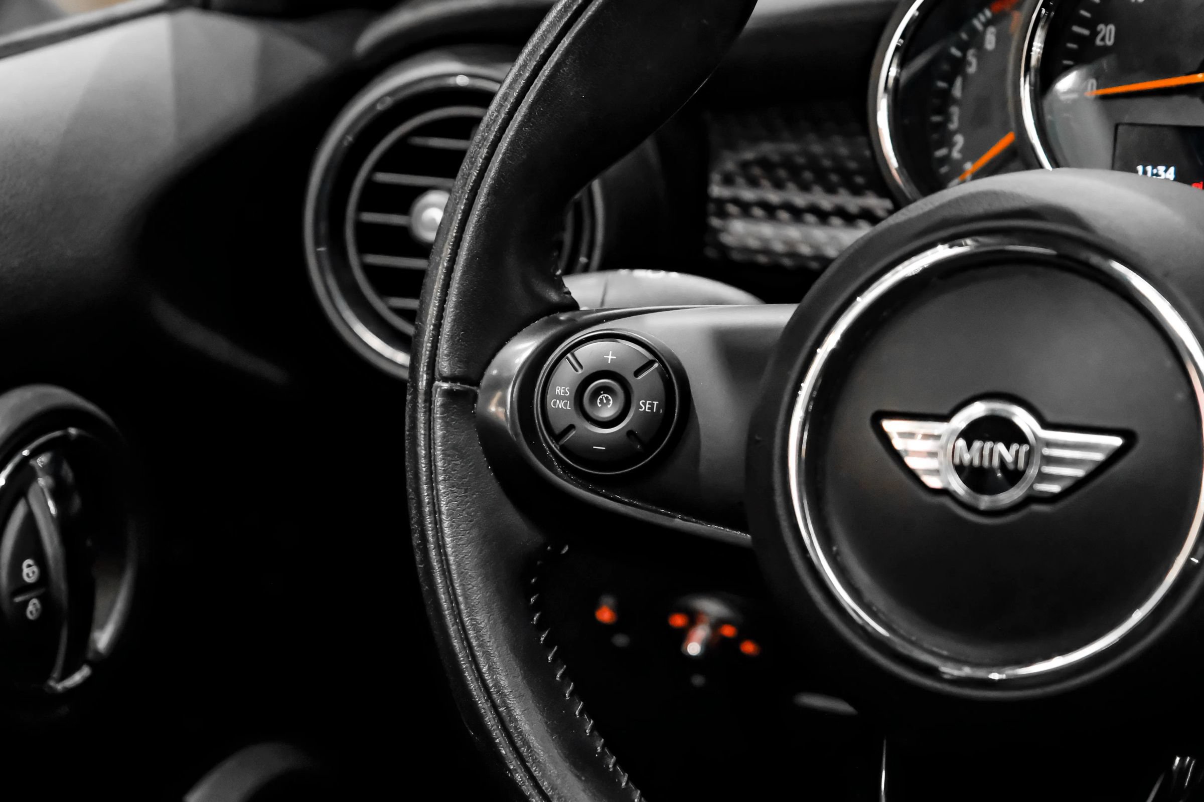 Used 2018 MINI Cooper S w/ Premium Package FWD image 22