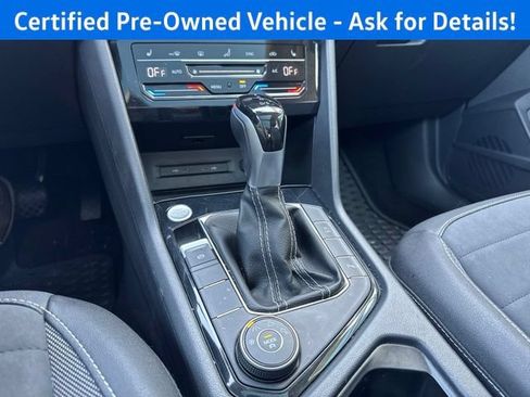 Used 2025 Volkswagen Taos SE AWD/4WD image 15