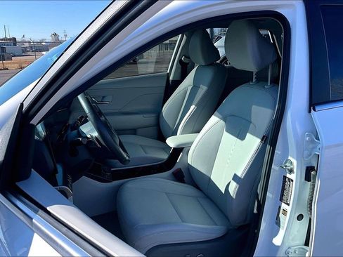 Used 2024 Hyundai Kona Limited image 36