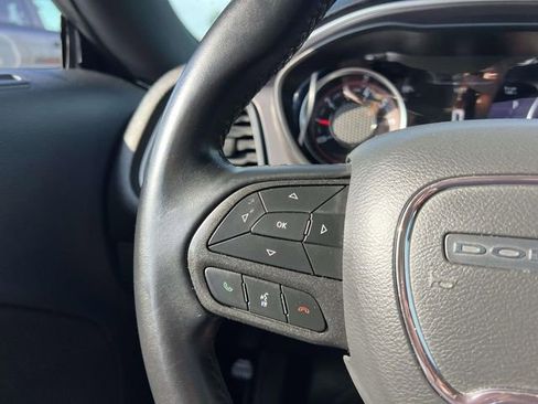 Used 2022 Dodge Challenger SXT RWD image 16