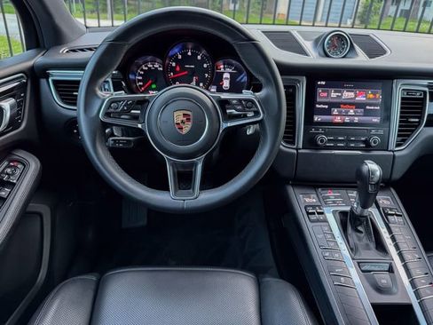 Used 2017 Porsche Macan AWD/4WD image 14