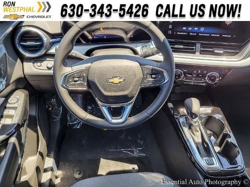 New 2025 Chevrolet Trax LT w/ Driver Confidence Package image 11