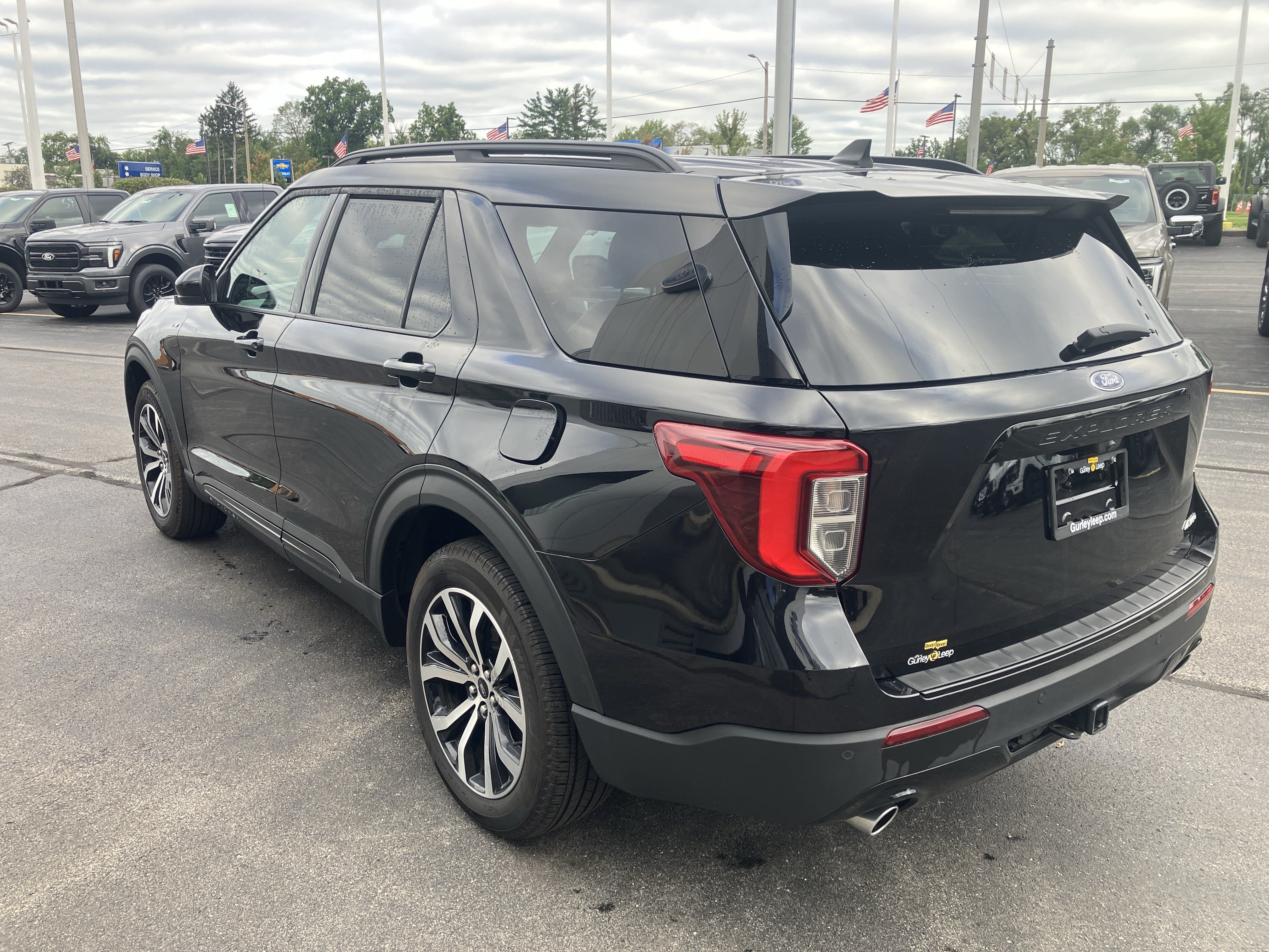 Used 2023 Ford Explorer ST-Line w/ Class IV Trailer Tow Package AWD/4WD image 5