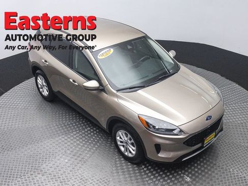 Used 2020 Ford Escape SE AWD/4WD image 3