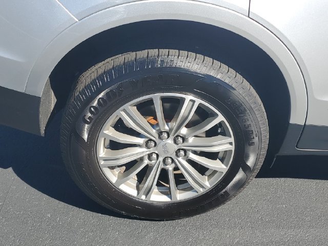 Certified 2018 Cadillac XT5 Luxury w/ Driver Awareness Package AWD/4WD image 5