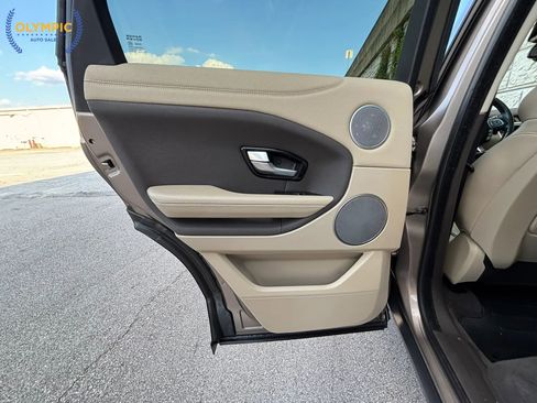 Used 2017 Land Rover Range Rover Evoque SE image 46