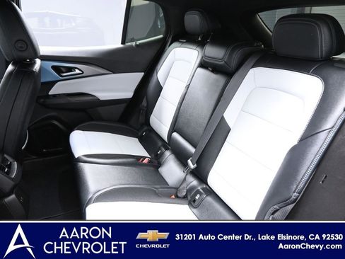 New 2025 Chevrolet Equinox EV LT image 10