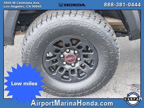 Used 2017 Toyota Tacoma TRD Off-Road image 18
