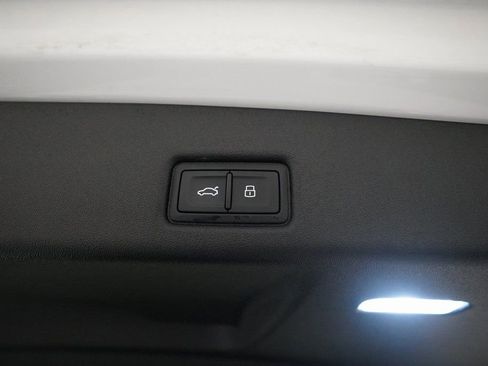 Used 2025 Audi Q5 Premium Plus w/ Premium Plus image 15