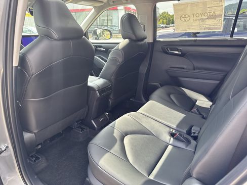 New 2025 Toyota Highlander XLE AWD/4WD image 29